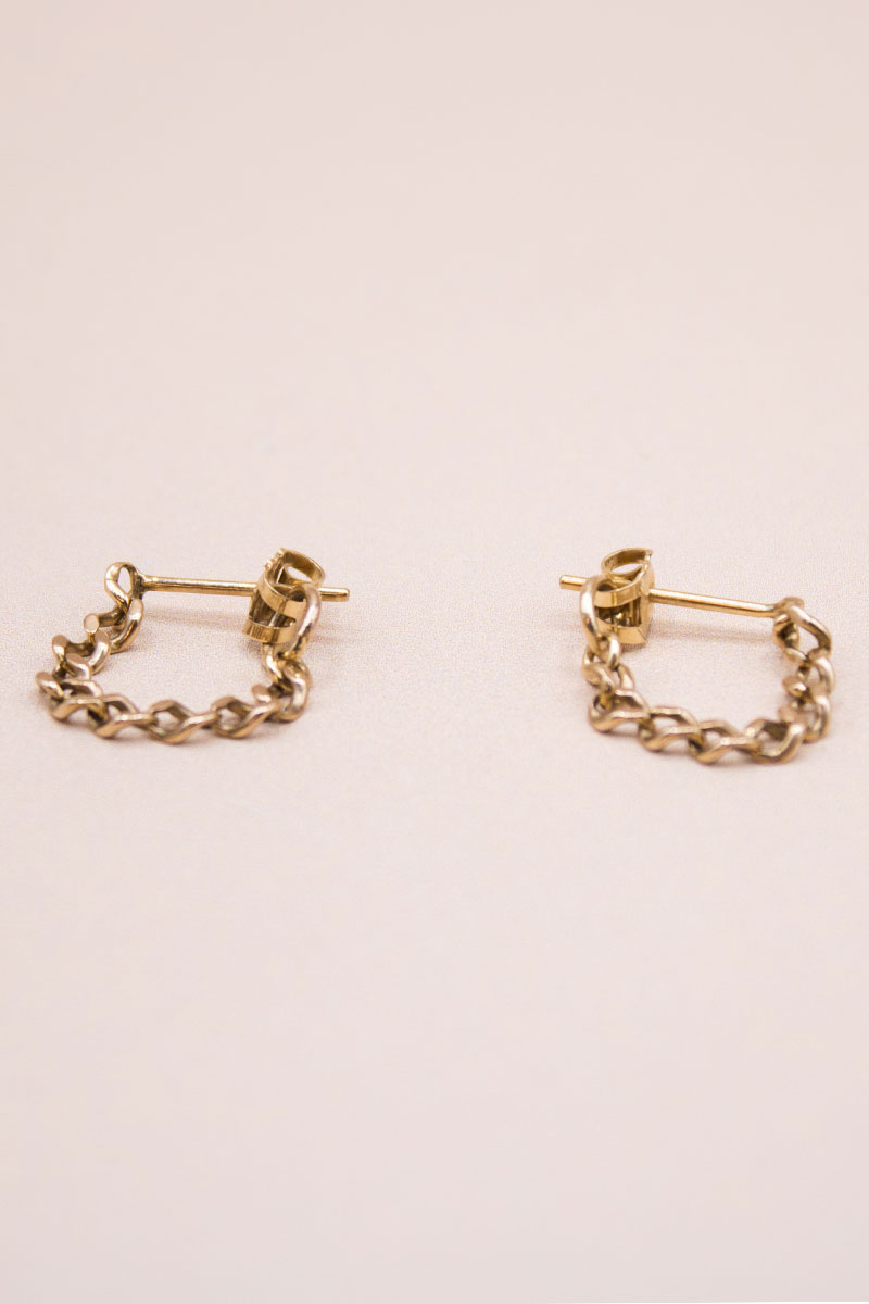 Curb Chain Clip-on Earrings in Gold | EARA