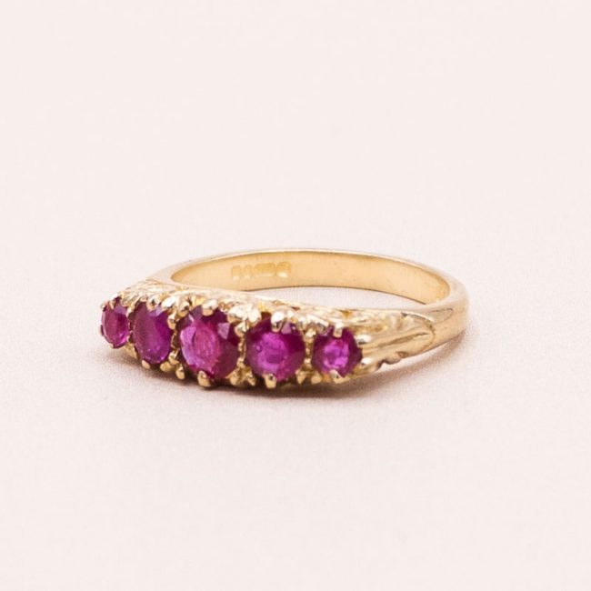 Junkyard-Gem-9ct-Gold-Ruby-Five-Stone-Ring-Vintage-1990s