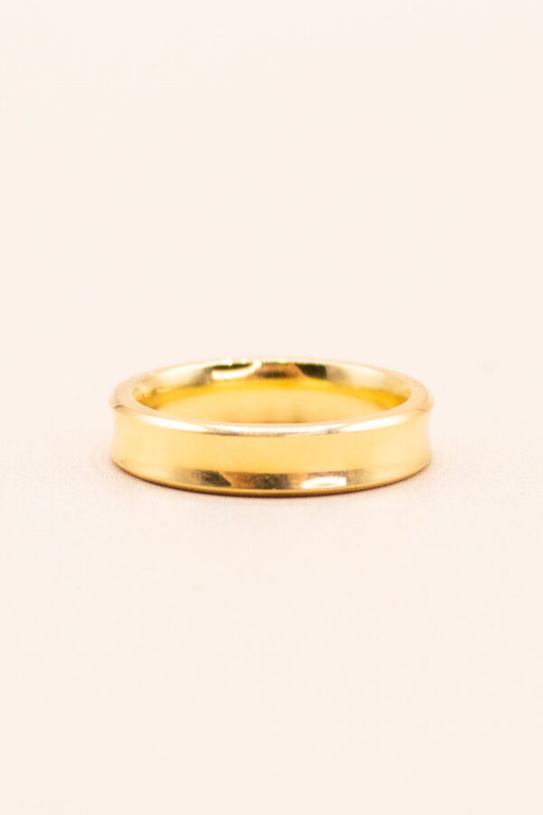 18ct Gold Curved Stacking Band
