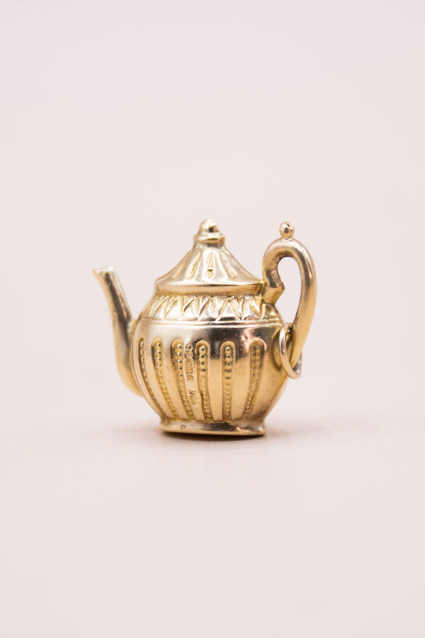 Junkyard Gem 9ct Gold Vintage Teapot Charm