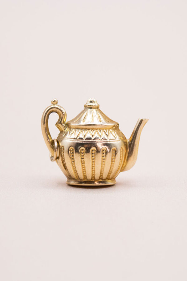 Junkyard Gem 9ct Gold Vintage Teapot Charm