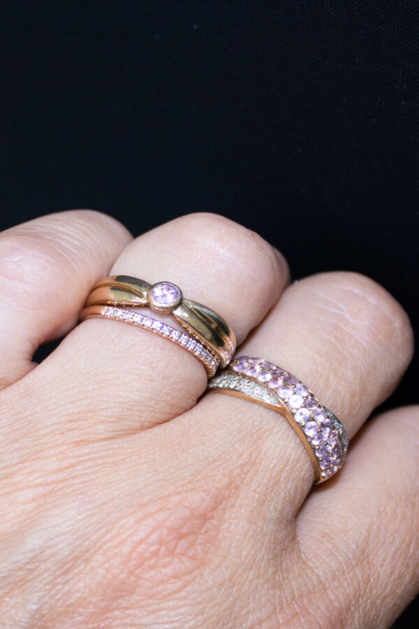 Junkyard Gem 9ct Gold Cross Over Pink Sapphire Solitaire Ring