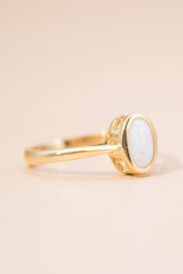 9ct Gold Round-Cut Opal Solitaire
