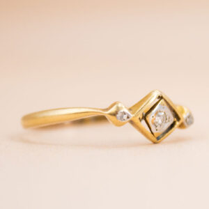 18ct Gold and Platinum Art Deco Diamond Ring